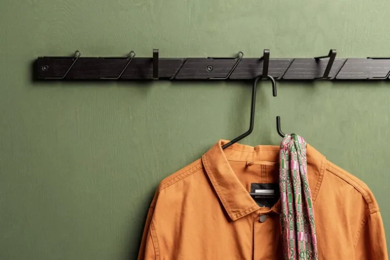 Essem Design Tamburin klädhängare, 31,5 cm, ek - svart