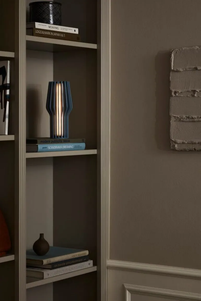 Eva Solo Radiant bärbar bordslampa, mattblå