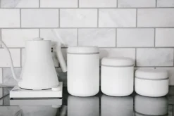 Fellow Atmos vakuumbehållare, 0,7 l, mattvit