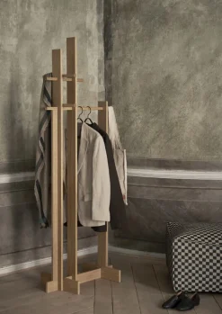 ferm LIVING Bridge klädställning, oljad ek