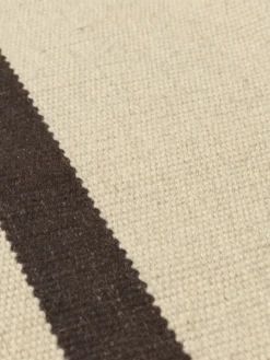 ferm LIVING Calm Kelim köksmatta, 50 x 70 cm, naturvit - kaffe