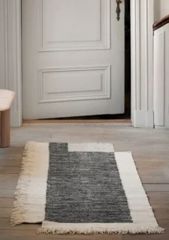 ferm LIVING Counter matta, 140 x 200 cm, träkol - naturvit