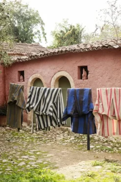 ferm LIVING Field morgonrock, kamel - röd