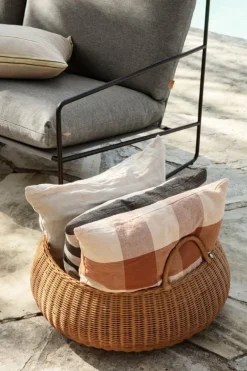 ferm LIVING Flätad korg, låg