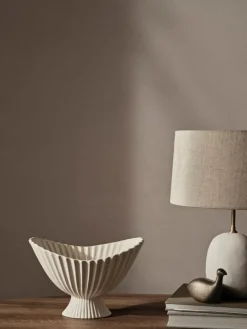 ferm LIVING Fountain skål, 28 cm, naturvit