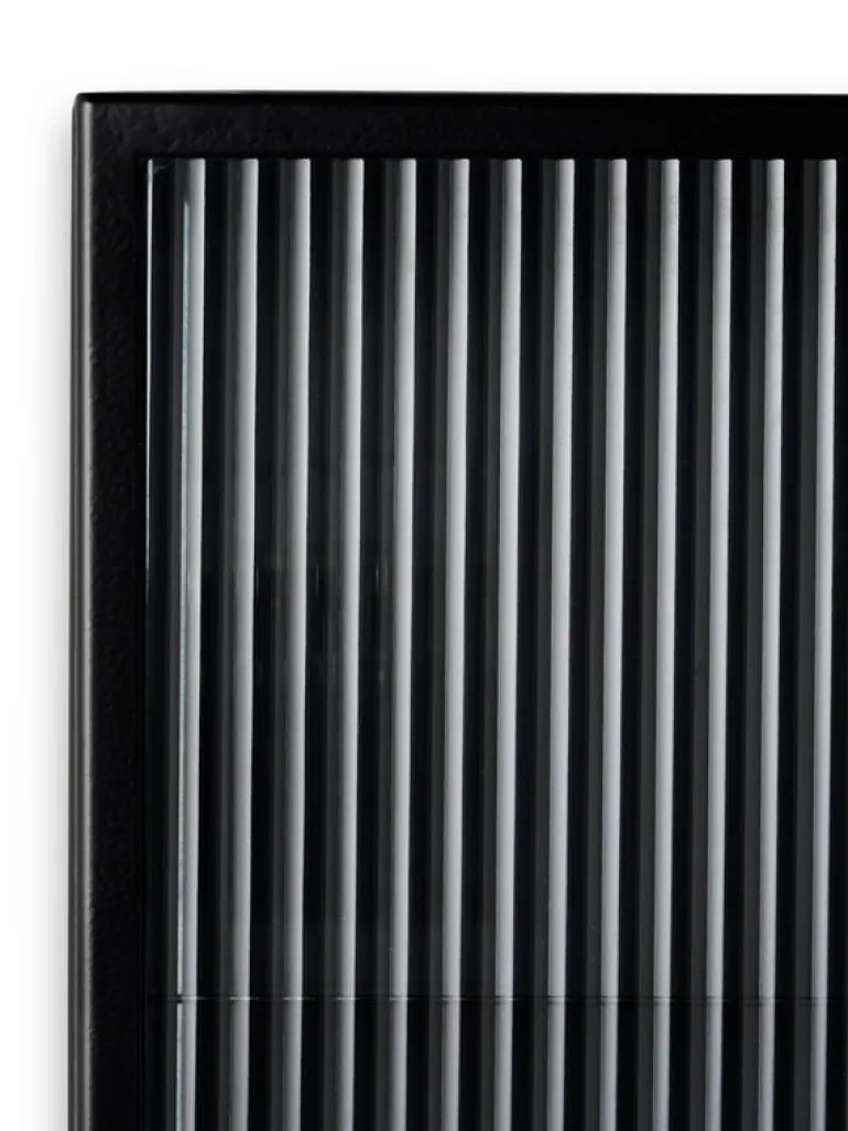 ferm LIVING Haze väggskåp, ribbat glas, svart