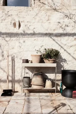 ferm LIVING Hourglass kruka, M, svart