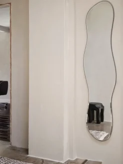 ferm LIVING Pond spegel, full storlek, mörk krom