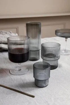 ferm LIVING Ripple småglas, 4 st, rökigt grå