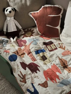 ferm LIVING Sill Junior säng, grönskande grön