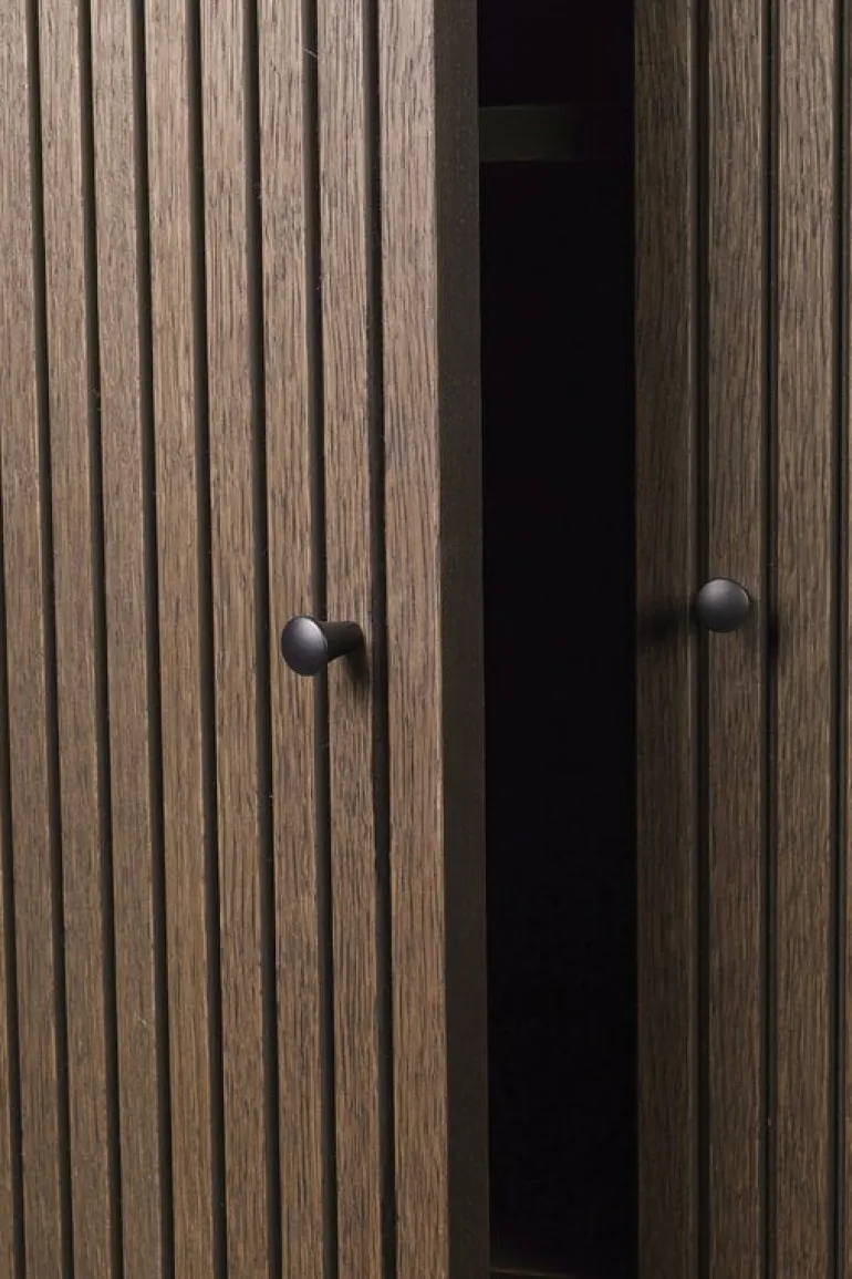 ferm LIVING Sill skåp, lågt, mörkbetsad ek