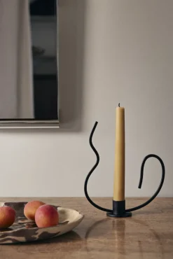 ferm LIVING Valse ljusstake, låg, svart