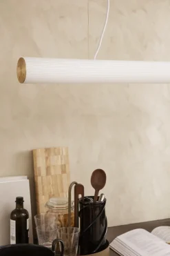 ferm LIVING Vuelta hänglampa, 100 cm, vit - mässing