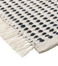 ferm LIVING Way matta 70 x 180 cm, off white - mörkblå