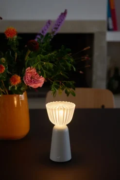 Fermob Swiing bärbar bordslampa, 20 cm, lergul