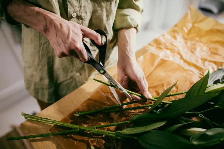 Fiskars Functional Form ReNew trädgårdssax, 21 cm, svart