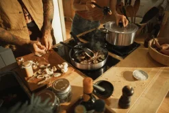 Fiskars Functional Form, stekpanna med lock, 26 cm