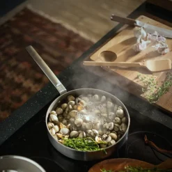 Fiskars Norden stekpanna i stål, 26 cm