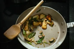 Fiskars Norden stekpanna i stål, 26 cm