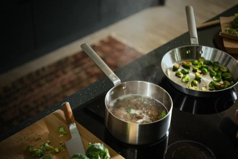 Fiskars Norden stekpanna i stål, 28 cm