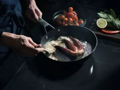 Fiskars Taiten stekpanna, 26 cm