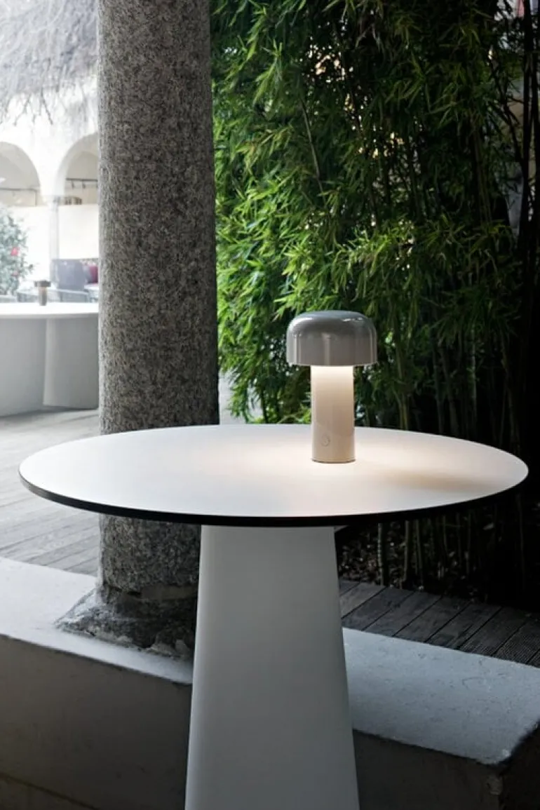 Flos Bellhop bordslampa, grå