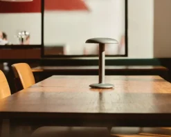 Flos Gustave bordslampa, obearbetat aluminium