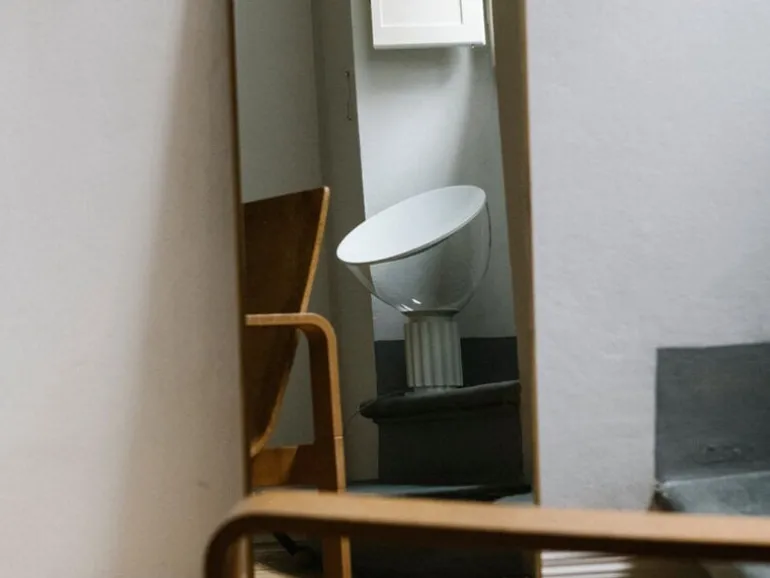 Flos Taccia bordslampa, mattvit