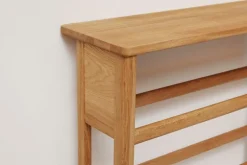 Form & Refine A Line skohylla, ek