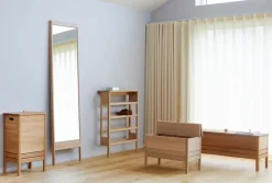 Form & Refine A Line skohylla, vit ek