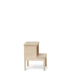 Form & Refine A Line stege, vit ek