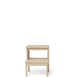 Form & Refine A Line stege, vit ek