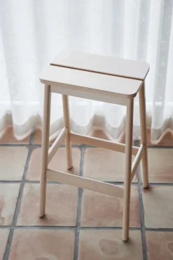 Form & Refine Angle standardbarstol, 75 cm, bok