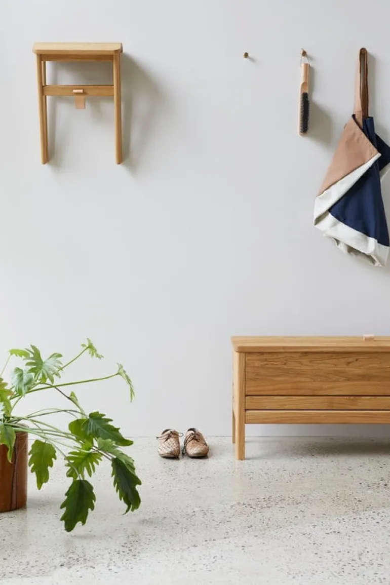 Form & Refine Angle väggkrok, liten, mässing