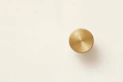 Form & Refine Angle väggkrok, mässing