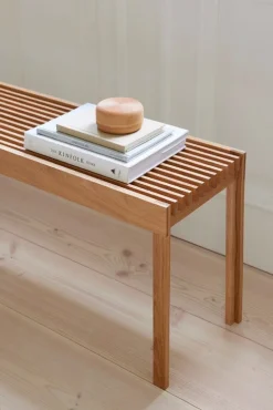 Form & Refine Lightweight bänk, oljad ek