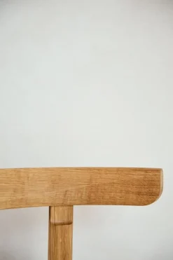 Form & Refine Lunar stol, oljad ek