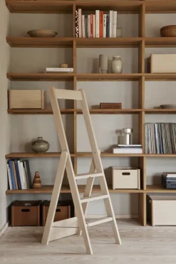 Form & Refine Pillar förvaringslåda, medium, bok