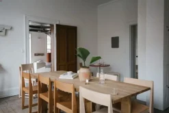 Frama Chair 01, varmbrun björk