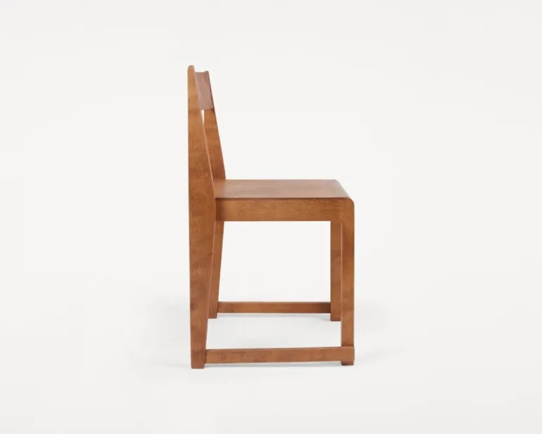 Frama Chair 01, varmbrun björk