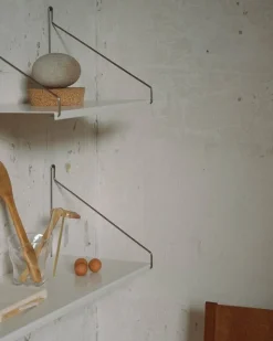 Frama D20 hylla, 40 cm, varmvitt stål