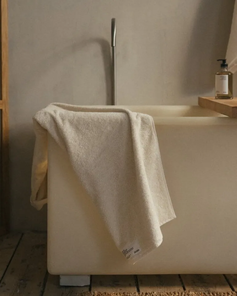 Frama Heavy Towel badhandduk, benvit