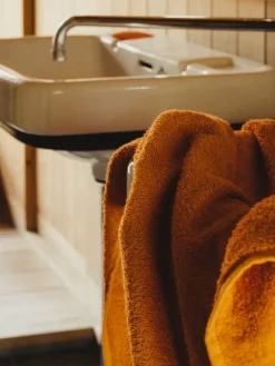 Frama Heavy Towel badhandduk, bränd orange