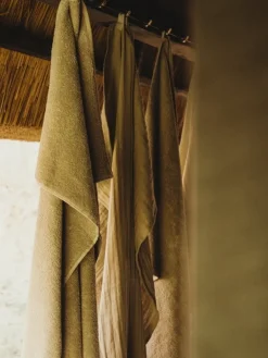 Frama Heavy Towel badhandduk, salviagrön