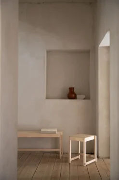 Frama Låg pall 01, naturligt trä