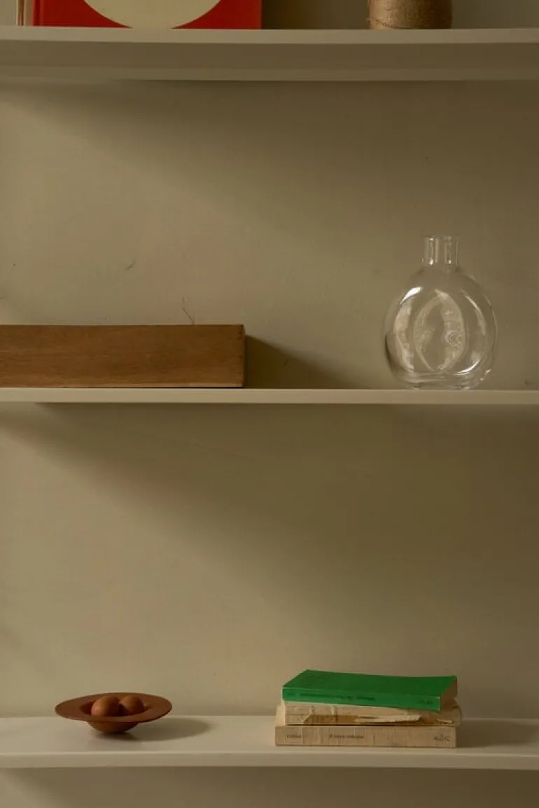 Frama Shelf Library H1852 vägghylla med skrivbord, varmvit