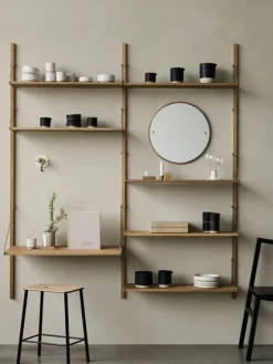 Frama Shelf Library H1148 vägghylla med skrivbord, oljad ek