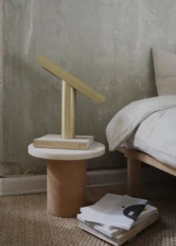 Frama T-Lamp bordslampa, borstad mässing