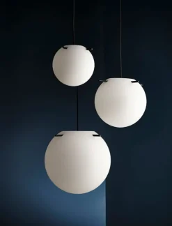 Frandsen Koi pendellampa, 25 cm, vit opal - svart