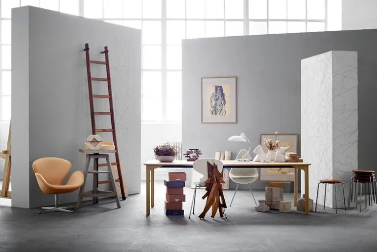 Fritz Hansen Ant stol 3101, vitlackerad ask - krom